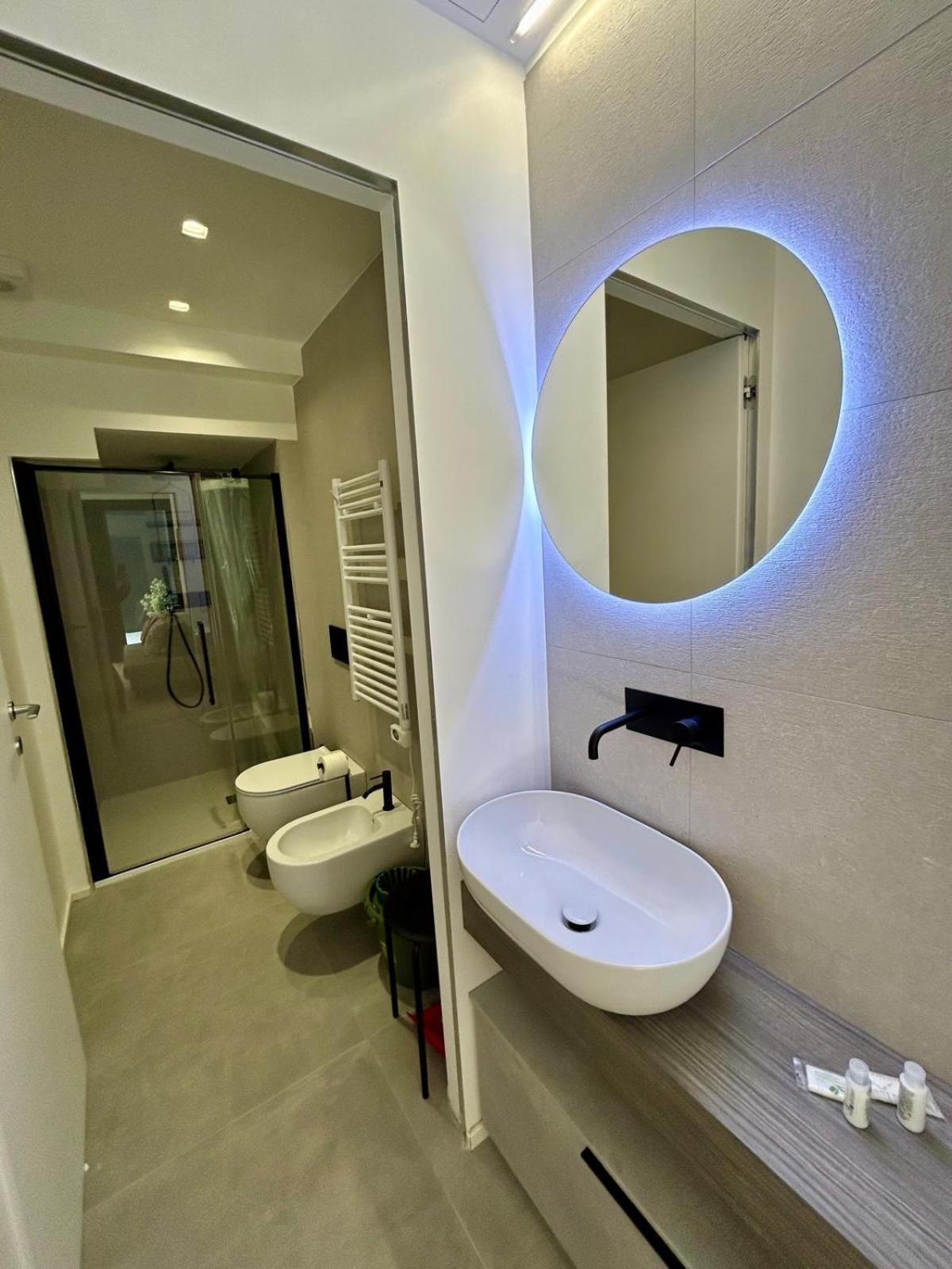 Kibilu Luxury Apt With Terrace, Isola District And Near Garibaldi Station Милано Екстериор снимка