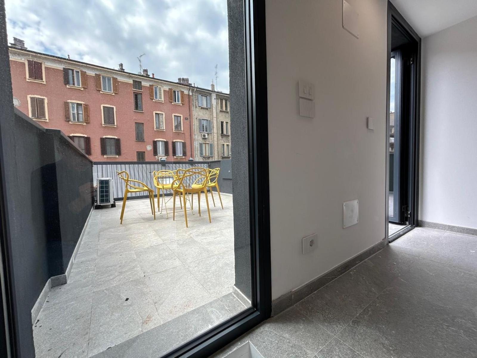 Kibilu Luxury Apt With Terrace, Isola District And Near Garibaldi Station Милано Екстериор снимка