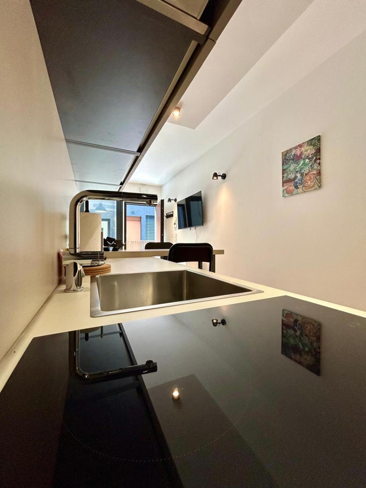Kibilu Luxury Apt With Terrace, Isola District And Near Garibaldi Station Милано Екстериор снимка