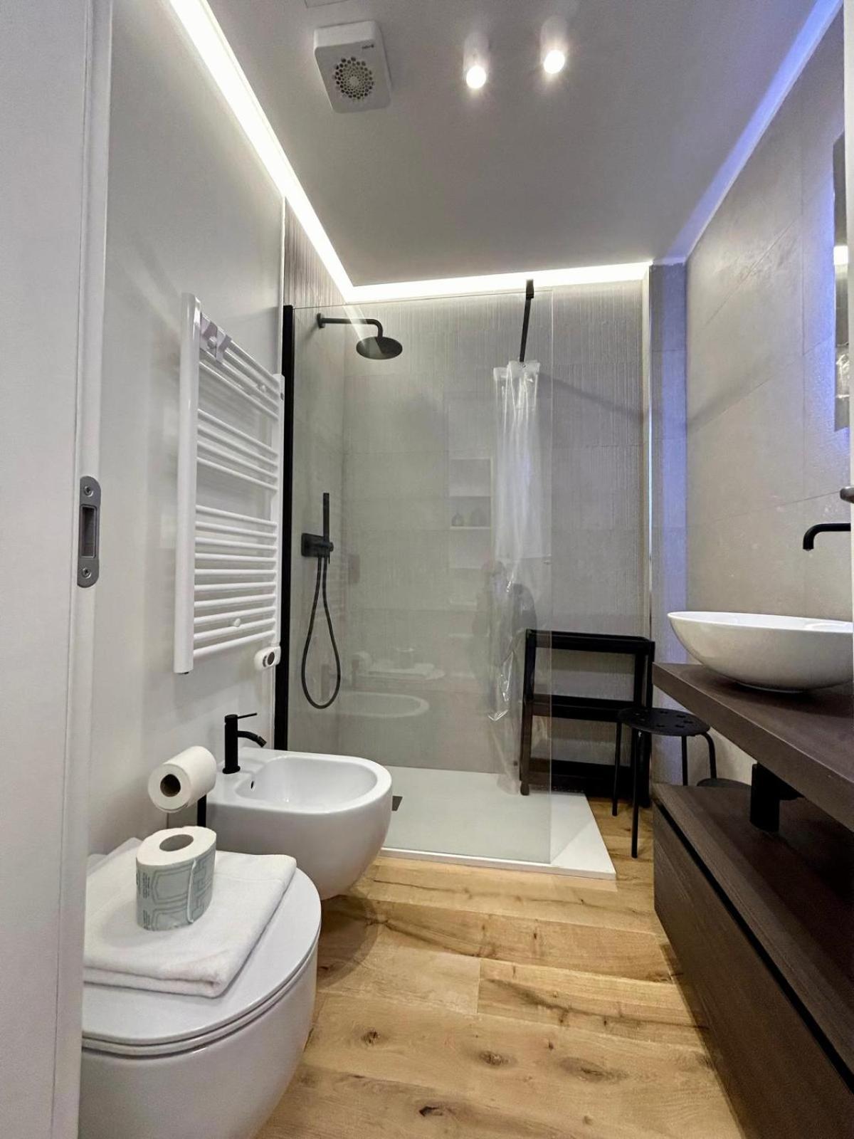 Kibilu Luxury Apt With Terrace, Isola District And Near Garibaldi Station Милано Екстериор снимка